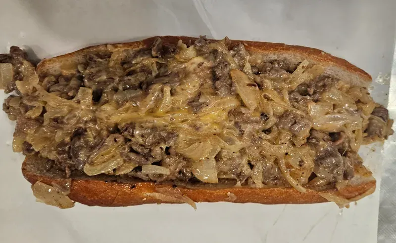 Philly cheesesteak au steak et oignons